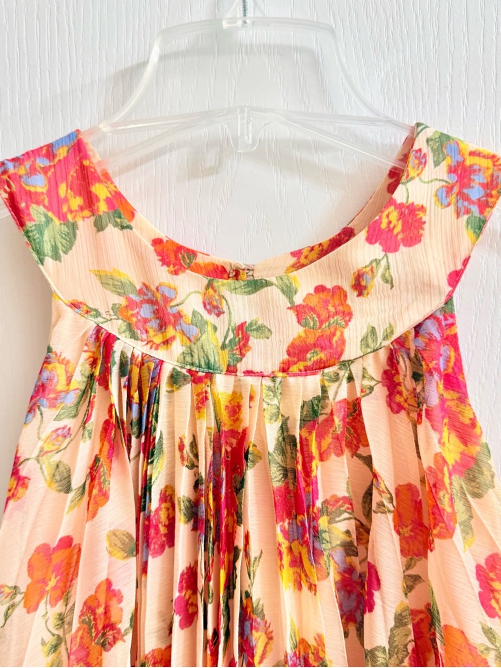 Free People Floral Pleated Top in Peach and Orange - Picture 2 of 7